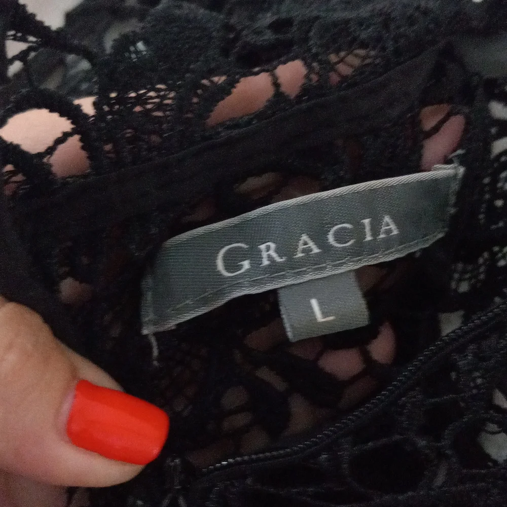 Elegant Cocktail Dress - Picture 2 of 3